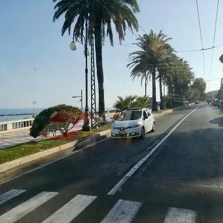 Mare Foce E Centro * サンレモ